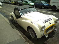 Triumph TR3 Coupe cabriolet, blanche (1955-62)(Lyon, 2020-06) (07)